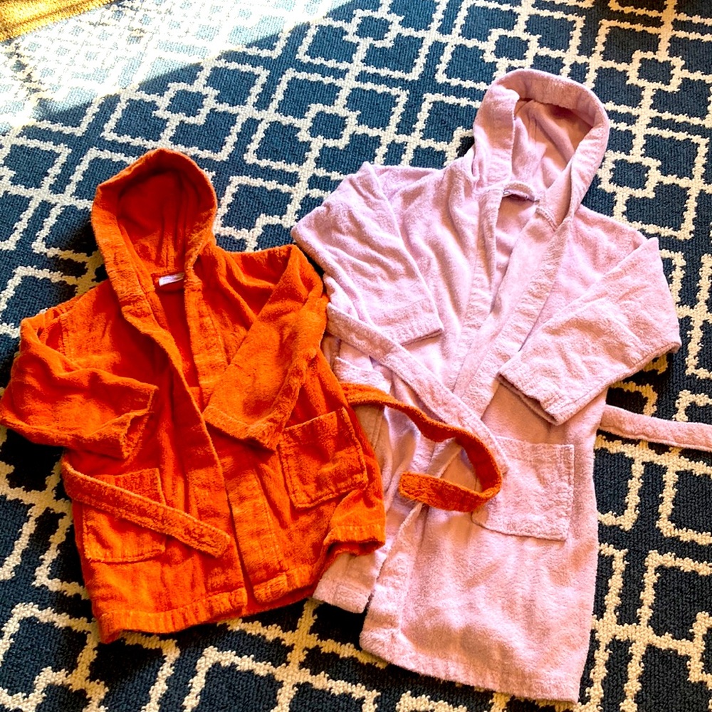 Pair of 💯 % Turkish cotton hooded bathrobes. Very gently worn